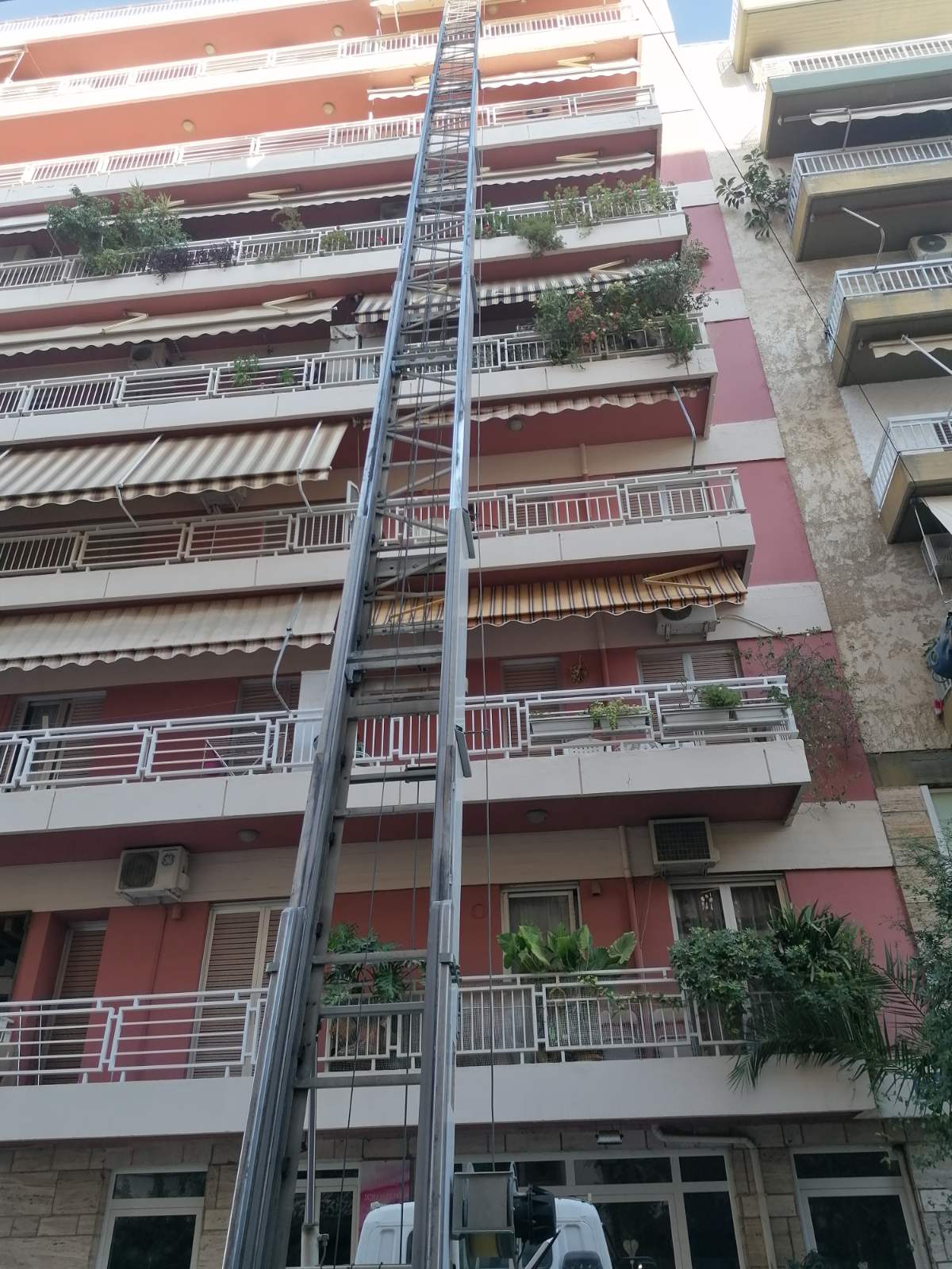 Ανυψωτικό μετακομίσεων Πάτρα – Μεταφορική Παπαδημητρόπουλος